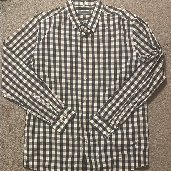Saddlebred Other - Saddlebred Black and White Gingham Button-Down Shirt 100% cotton